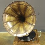 869 2083 HORN GRAMOPHONE